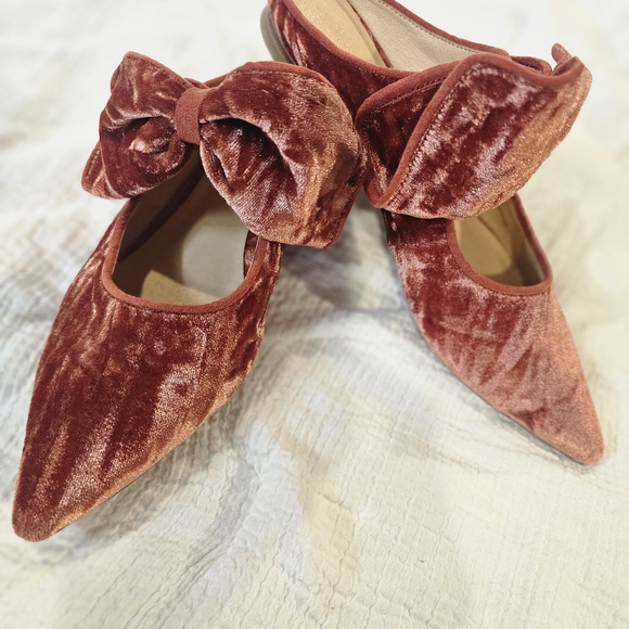 Anthropologie Velvet Bow Mules in Rust - Picture 2 of 7
